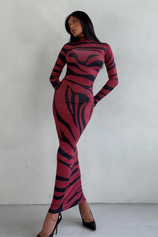 Figurbetontes Maxikleid mit Stehkragen und Druck