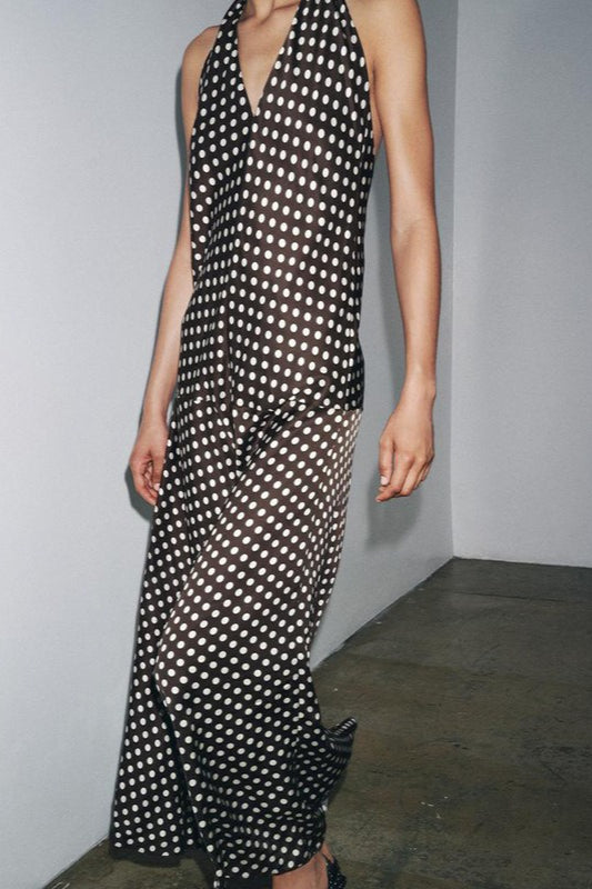 Maxikleid mit Neckholder und Punktemuster in Weiß
