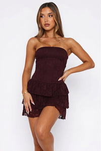 Trägerloses Minikleid mit Spitze