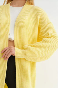 Locker geschnittene Strickjacke mit Strickstruktur in Gelb