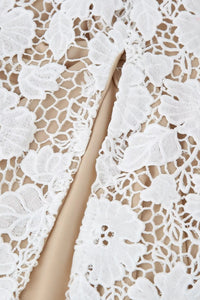 Maxikleid mit Spitze und Netzdetails