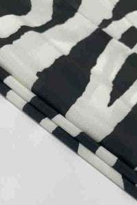 Maxikleid mit Bindedetail, Zebramuster und Netzdetails