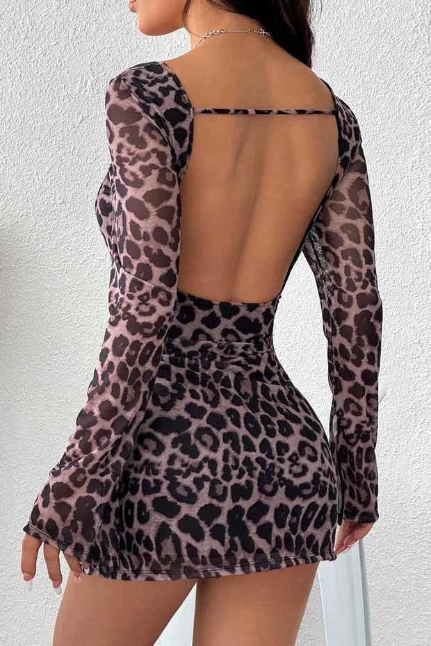 Minikleid mit Neckholder und Leopardenmuster in Lila