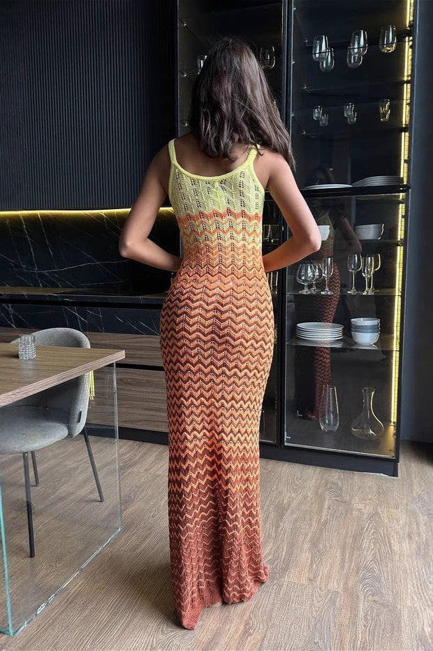 Figurbetontes Maxikleid mit V-Ausschnitt, Farbblockmuster und Strickstruktur