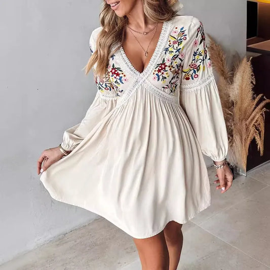 Scarlett - Bohème kurzes Kleid mit Blumen