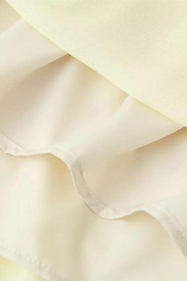 Figurbetontes Maxikleid mit V-Ausschnitt und Bindedetail
