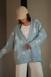 Locker geschnittene Strickjacke mit V-Ausschnitt