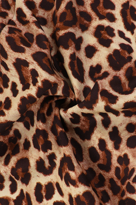 Rückenfreies Maxikleid mit V-Ausschnitt und Leopardenmuster in Braun