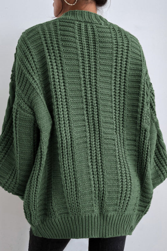 Strickjacke mit V-Ausschnitt und Strickstruktur