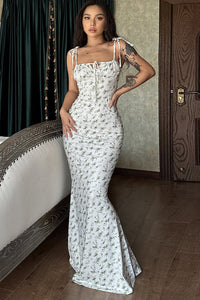 Kleid mit Blumenmuster in Gelb