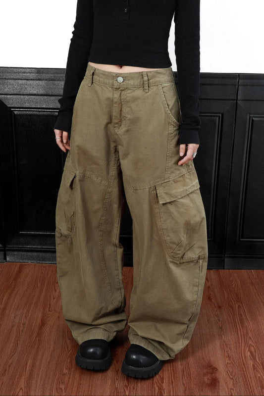 Hose mit Taschen in Khaki