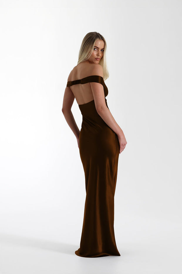 Schulterfreies Maxikleid mit Meerjungfrau-Silhouette und Satinoptik in Gelb