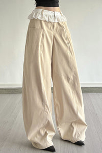 Locker geschnittene Hose mit Spitze
