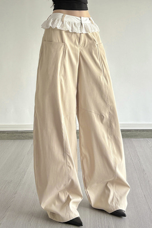 Locker geschnittene Hose mit Spitze