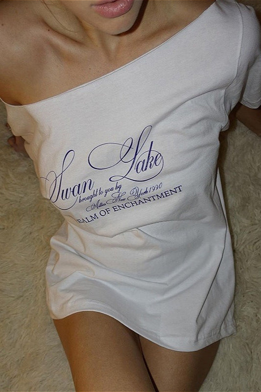 Schulterfreies T-Shirt mit Schriftprint