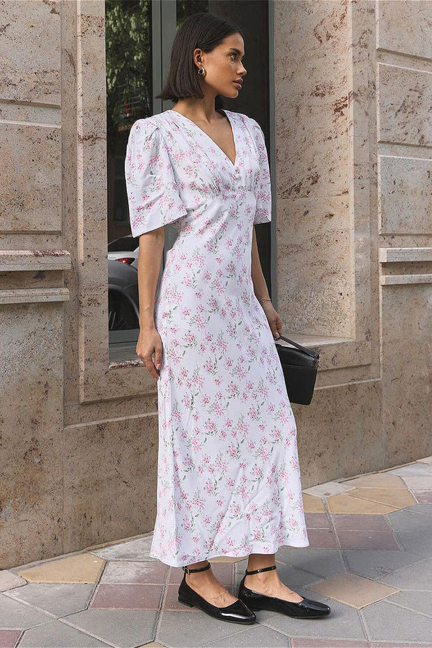 Figurbetontes Kleid mit V-Ausschnitt, kurzen Ärmeln und hoher Taille
