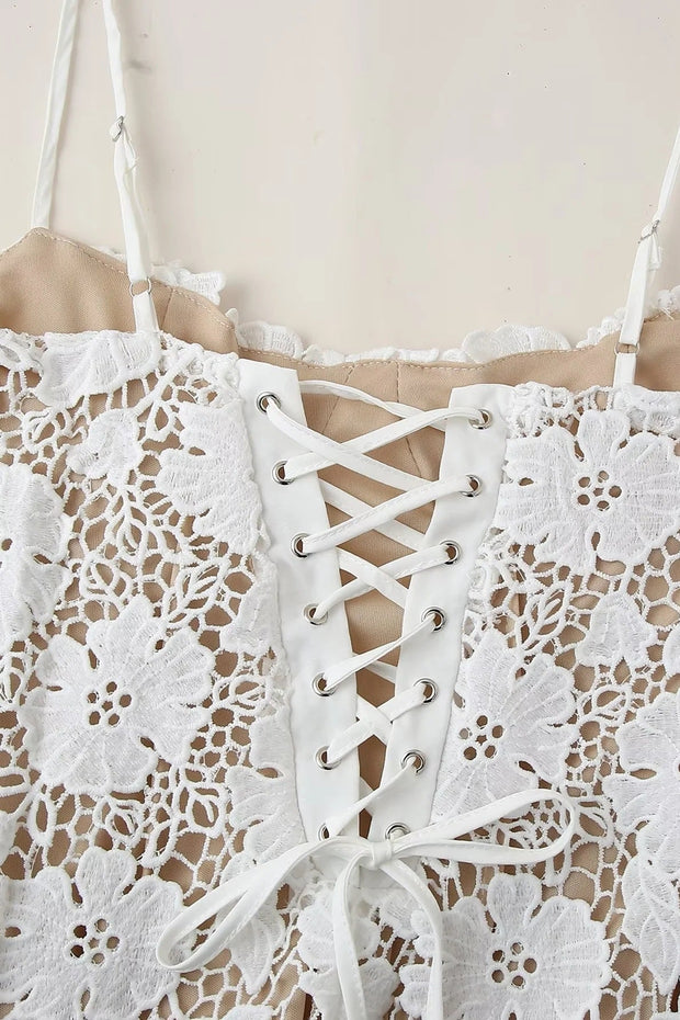 Maxikleid mit Spitze und Netzdetails