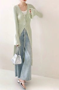 Strickjacke mit V-Ausschnitt, Spitze und Strickstruktur