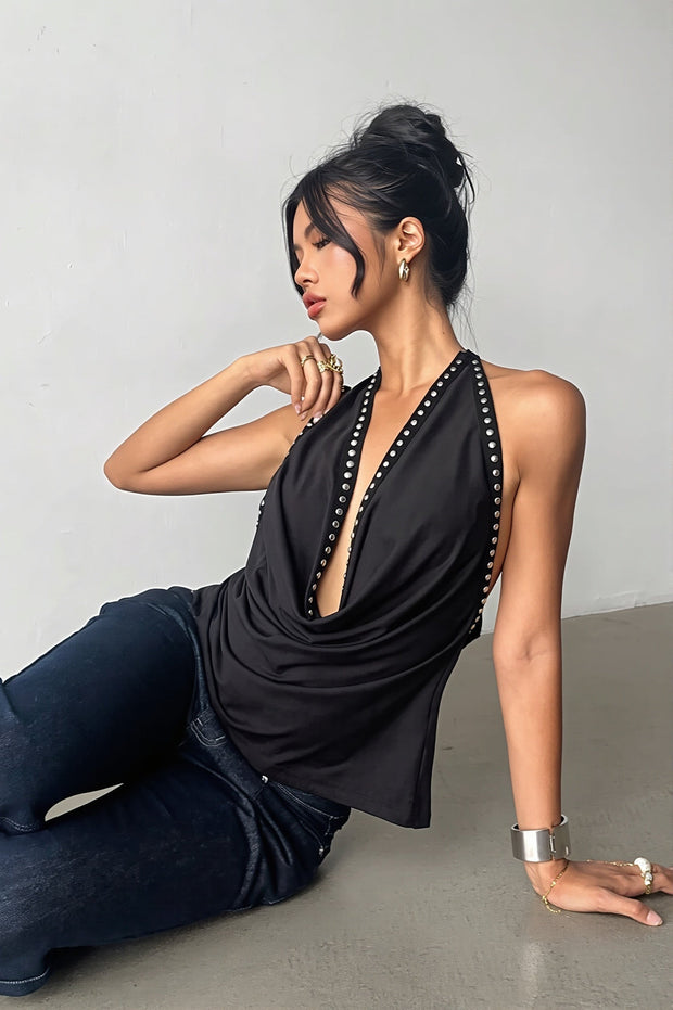 Figurbetontes Tanktop mit Neckholder und V-Ausschnitt