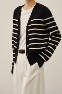 Strickjacke mit V-Ausschnitt, Streifenmuster und Farbblockmuster