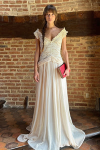 Maxikleid mit V-Ausschnitt, Spitze und Netzdetails