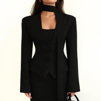Blazer mit V-Ausschnitt und Einstecktuch - Miranda