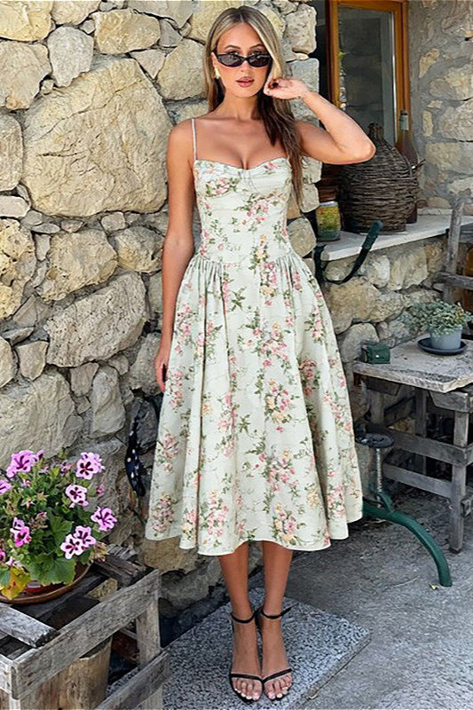 Kleid mit Blumenmuster in Grün