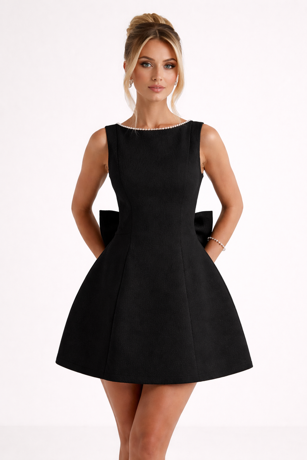 Ärmelloses ärmelloses kurzes Kleid mit Schleife und offenem Rücken - Roxana