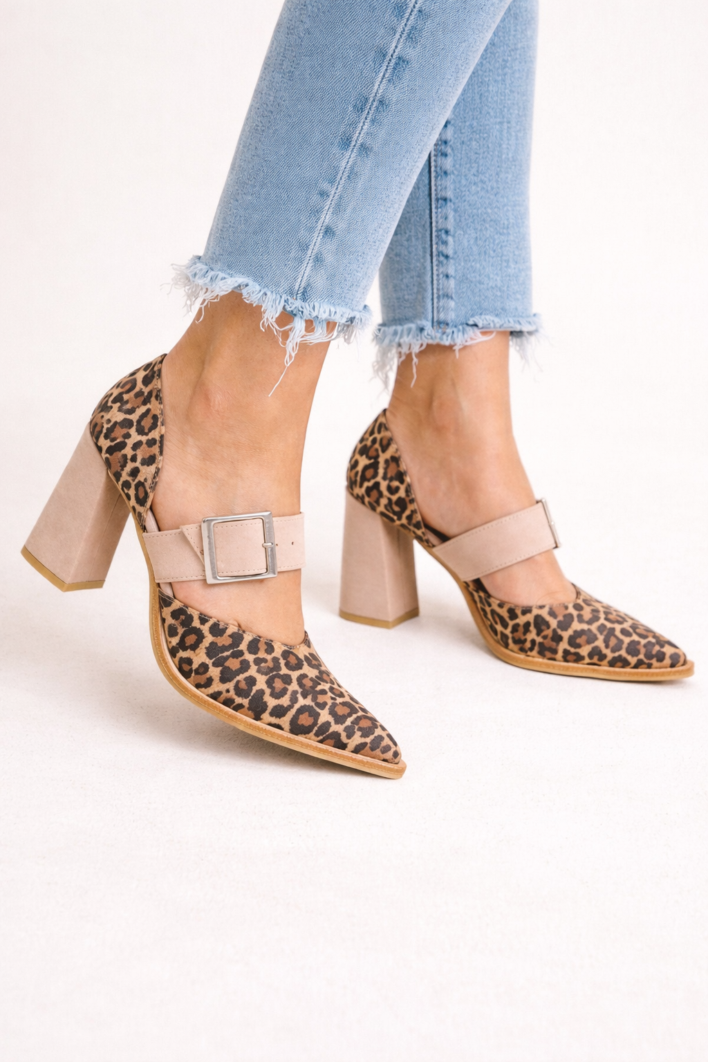 Damen Schuhe mit Blockabsatz und Schnalle mit Leopardenmuster - Virela