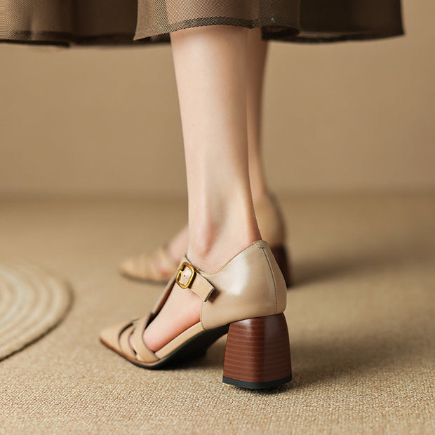 Karolanne - Schuhe mit Blockabsatz mit quadratischer Spitze und T-Riemen