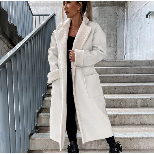 Moderne Lederjacke mit praktischen Taschen