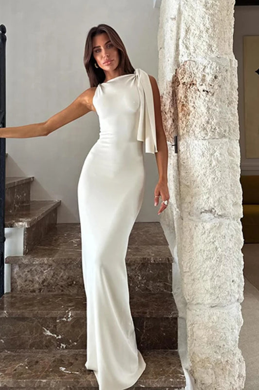 Figurbetontes Maxikleid in Schwarz, One-Shoulder