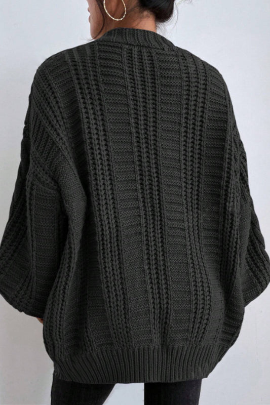 Strickjacke mit V-Ausschnitt und Strickstruktur