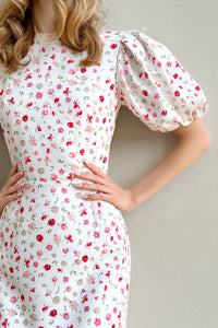 Kleid mit Puffärmeln und Blumenmuster in Rosa