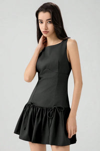 Ärmelloses Minikleid mit Schleifendetail