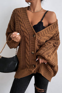 Strickjacke mit V-Ausschnitt und Strickstruktur