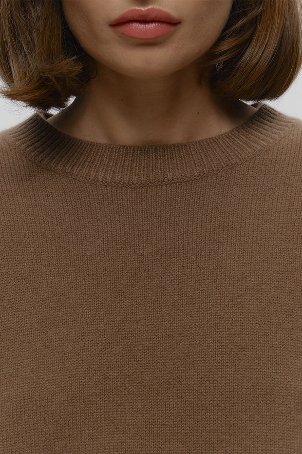 Locker geschnittener Pullover mit Rundhalsausschnitt und Strickstruktur