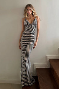 Rückenfreies Maxikleid mit Streifenmuster
