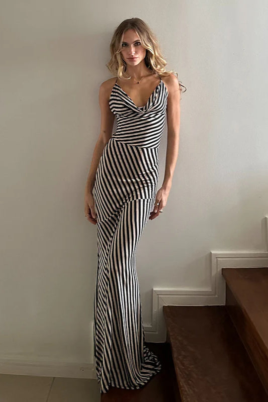 Rückenfreies Maxikleid mit Streifenmuster
