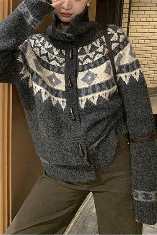 Locker geschnittene Strickjacke mit Knopfdetails und Strickstruktur