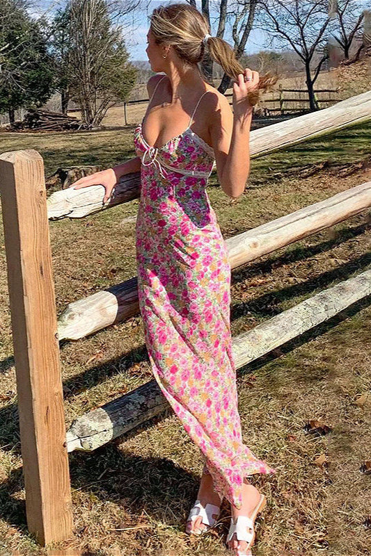 Kleid mit Blumenmuster und Spitze in Rosa
