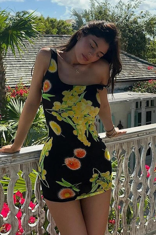Figurbetontes Minikleid mit Raffung und Blumenmuster
