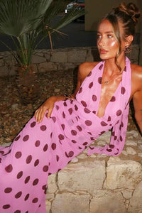 Maxikleid mit Neckholder, V-Ausschnitt und Punktemuster in Rosa