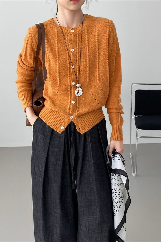 Strickjacke mit Strickstruktur und Wolle