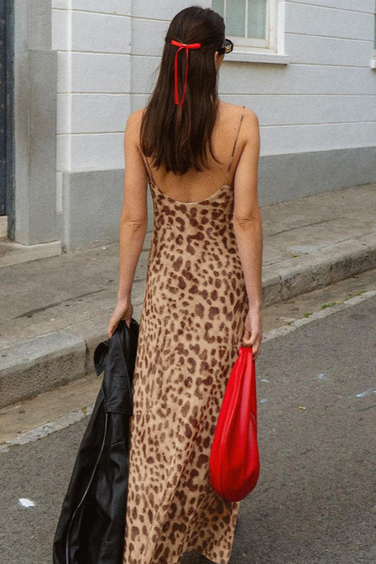 Rückenfreies Maxikleid mit V-Ausschnitt und Leopardenmuster in Braun