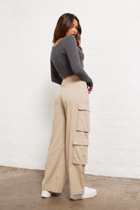 Hose mit geradem Schnitt in Camel
