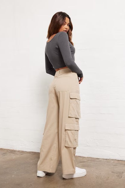 Hose mit geradem Schnitt in Camel