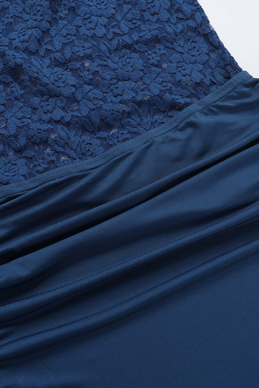 Ärmelloses Maxikleid mit Spitze in Blau