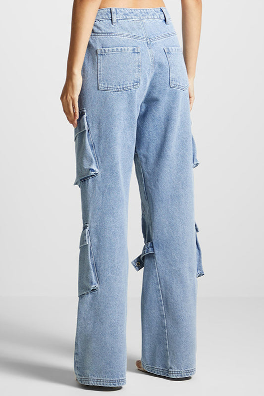 Hose mit geradem Schnitt, hoher Taille und Taschen
