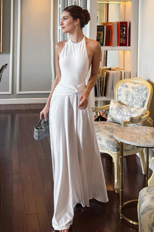 Rückenfreies Maxikleid mit Neckholder und Raffung in Weiß